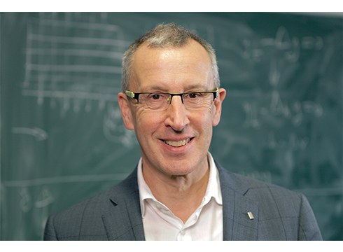 Enrique Zuazua, matematikaria: “Borondatez eta amorruz egingo dut lan Eibarren alde”