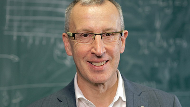 Enrique Zuazua matematikariak 'Txopitea eta Pakea' saria jasoko du barixakuan