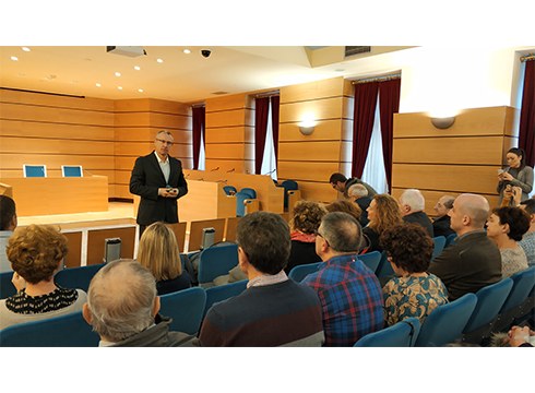 Enrique Zuazuak ‘Txopitea eta Pakea’ saria jaso du