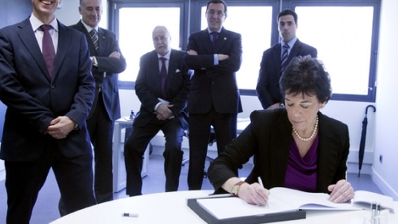 Enrique Zuazuak zuzentzen duen matematika aplikatuen zentrua inauguratu dute Bilbon