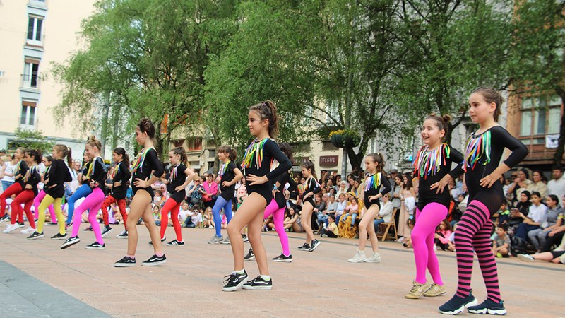 Era guztietako dantzak erakutsiko dituzte bihar kalean, Dantzaren Nazioarteko Eguna ospatzeko