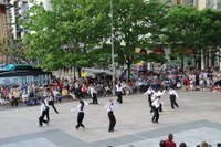 Era guztietako dantzekin ospatu da Dantzaren Nazioarteko Eguna Eibarren