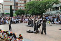 Era guztietako dantzekin ospatu da Dantzaren Nazioarteko Eguna Eibarren