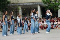 Era guztietako dantzekin ospatu da Dantzaren Nazioarteko Eguna Eibarren