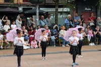 Era guztietako dantzekin ospatu da Dantzaren Nazioarteko Eguna Eibarren