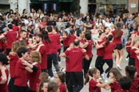 Era guztietako dantzekin ospatu da Dantzaren Nazioarteko Eguna Eibarren