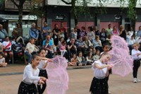 Era guztietako dantzekin ospatu da Dantzaren Nazioarteko Eguna Eibarren