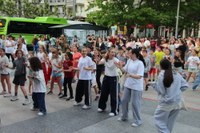 Era guztietako dantzekin ospatu da Dantzaren Nazioarteko Eguna Eibarren