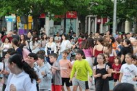 Era guztietako dantzekin ospatu da Dantzaren Nazioarteko Eguna Eibarren
