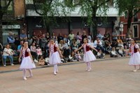 Era guztietako dantzekin ospatu da Dantzaren Nazioarteko Eguna Eibarren
