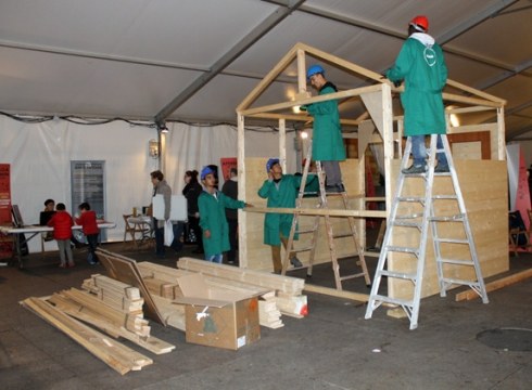 Eraberritze eta Birgaitze azoka barixakuan ere zabalduko dute