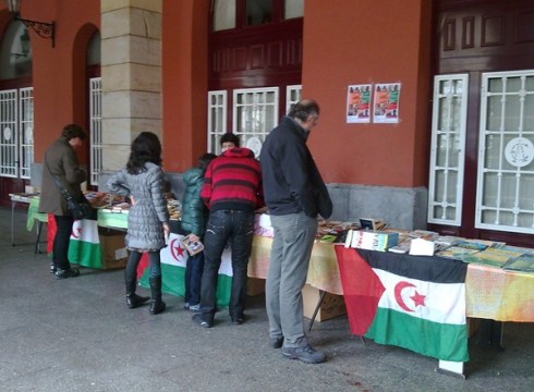 Erabilitako liburu azoka ipiniko dute asteburuan Saharako errefuxiatuei laguntzeko