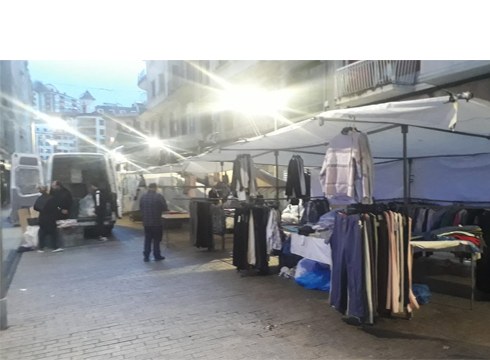 Erdiguneko merkadilloa Toribio Etxebarrian egongo da gaur