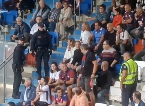 Erkorekak «egokitzat» jo du Eibarko futbol zelaitik Palestinaren ikurra kendu izana