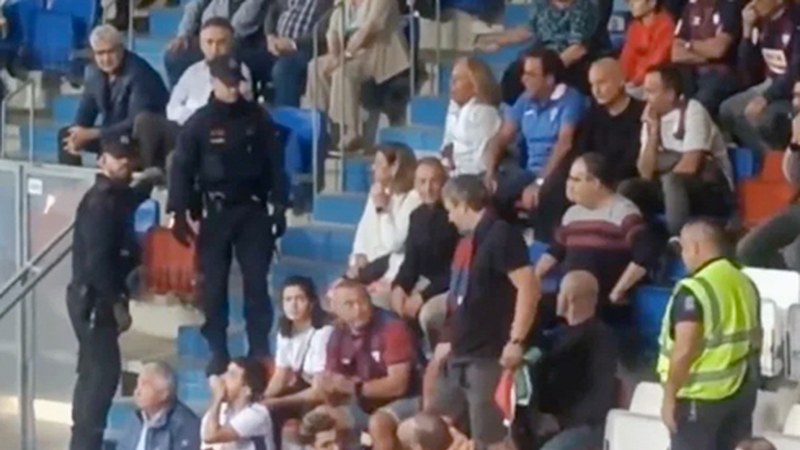 Erkorekak «egokitzat» jo du Eibarko futbol zelaitik Palestinaren ikurra kendu izana