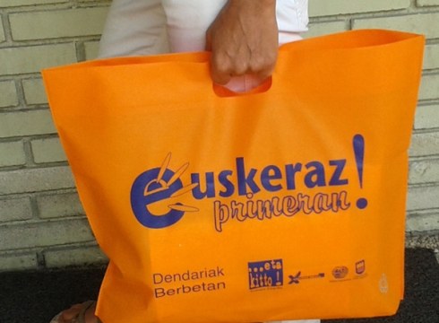 Erosketak euskeraz egiteko lelo bila