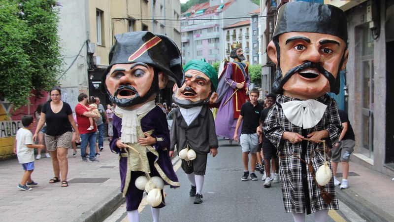 Erraldoi eta buruhandiak umeen gozagarri