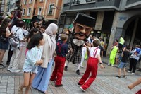 Erraldoi eta buruhandiak umeen gozagarri