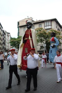 Erraldoi eta buruhandiak umeen gozagarri