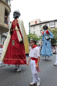 Erraldoi eta buruhandiak umeen gozagarri