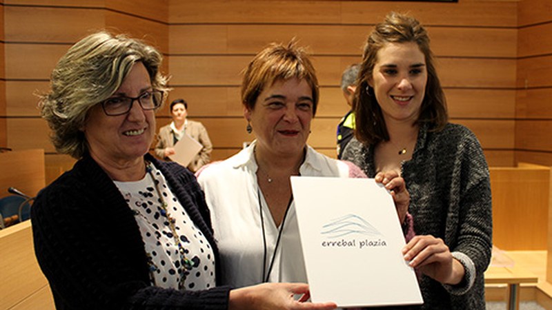Errebal Plazia, J.A. Mogel eta Azitaingo La Salleko ikasleen proposamena nagusitu da