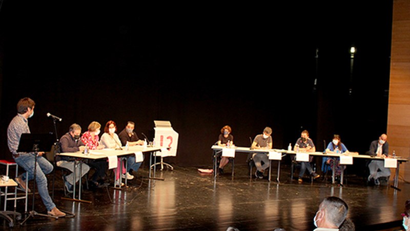 Errebal Plaziaren proiektuaz eta Merkatu Plazaren etorkizunaz berba egiteko mahai-ingurua egin da