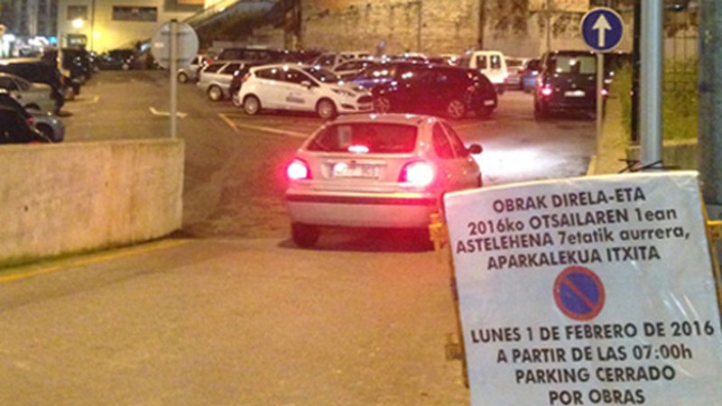 Errebalgo aparkalekua astelehen goizean itxiko dute