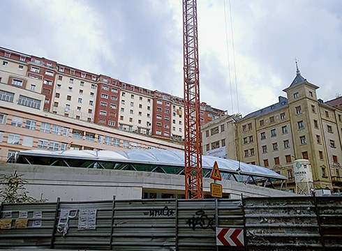 Errebalgo lanen zuzendaritzaz arduratzen diren teknikariek oposizioko alderdien akusazioei erantzun diete