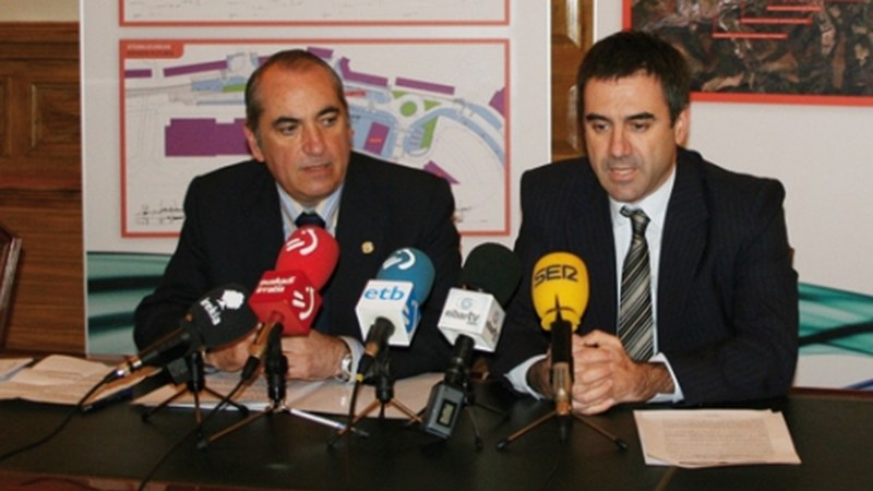 Errebalgo orubearen auzia dela eta, Miguel de los Toyos inputatu dute