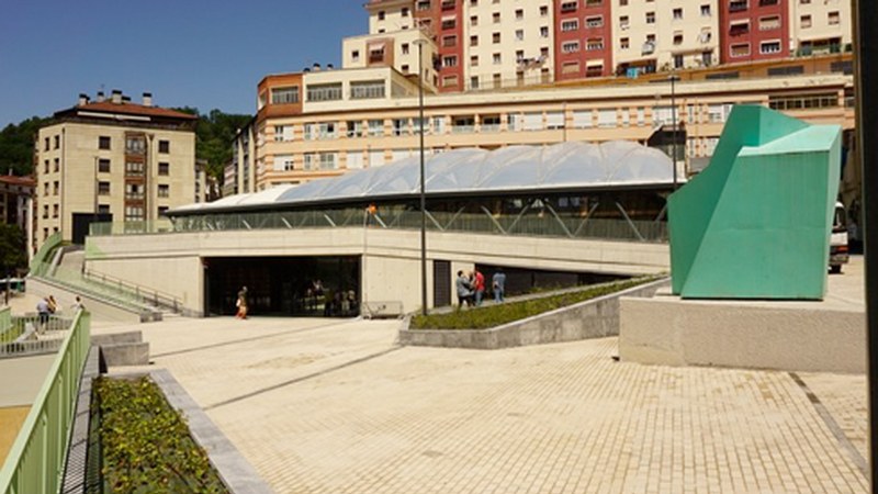 Errebalgo plaza estalia hilaren 17ra arte egongo da itxita