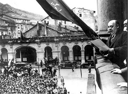 Errepublika aldarrikatzen lehenak izan ziren hiru herrietako alkateak Eibarren bilduko dira bihar