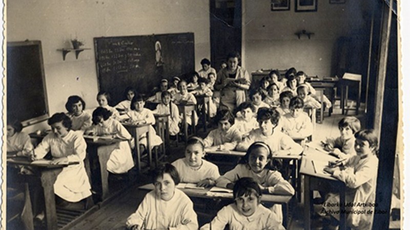 Errepublika sasoiko emakumeei buruz arituko da bihar Mª Jose Villa EHU-ko ikerlaria Coliseoan