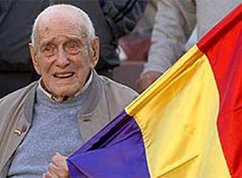 Errepublikaren bandera hamaika aldiz igo zuen Bittor Lekunberri "Otxabiña" gogoan