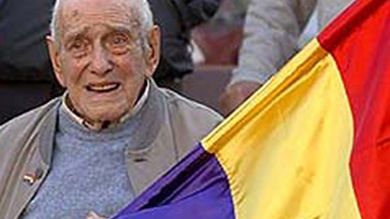 Errepublikaren bandera hamaika aldiz igo zuen Bittor Lekunberri "Otxabiña" gogoan