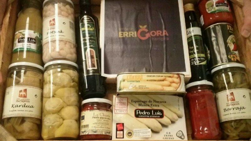 Erriberako produktuekin betetako otarra 50 eurotan salgai