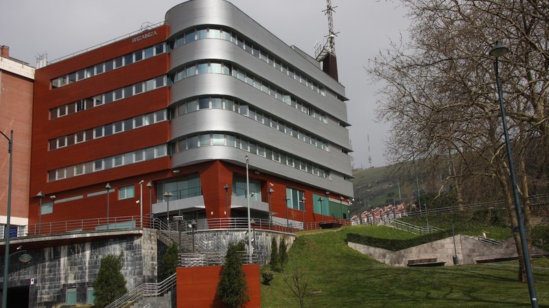 Ertzaintzak bost lagun atxilotu ditu Eibarko eta Bilboko gazteen artean izandako “liskar iskanbilatsu batengatik”