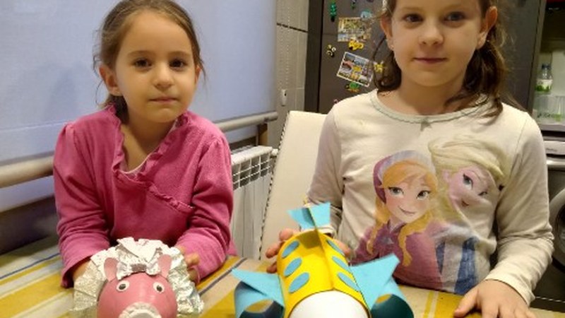 [Bideoa] Itsulapiko dotoreak egin dituzte Jonek eta Alaznek birziklatutako materialekin