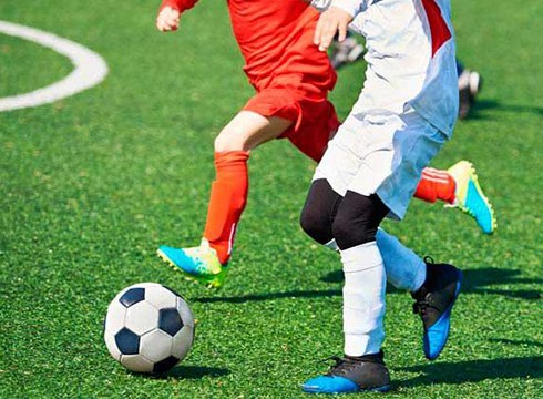 Eskola-kirola berriro ere martxan, baina, zenbait mugarekin