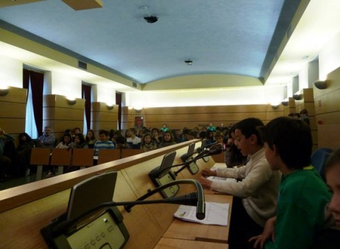 Eskolako Agenda 21eko udalbatzarra egin dute gaur ikasleek