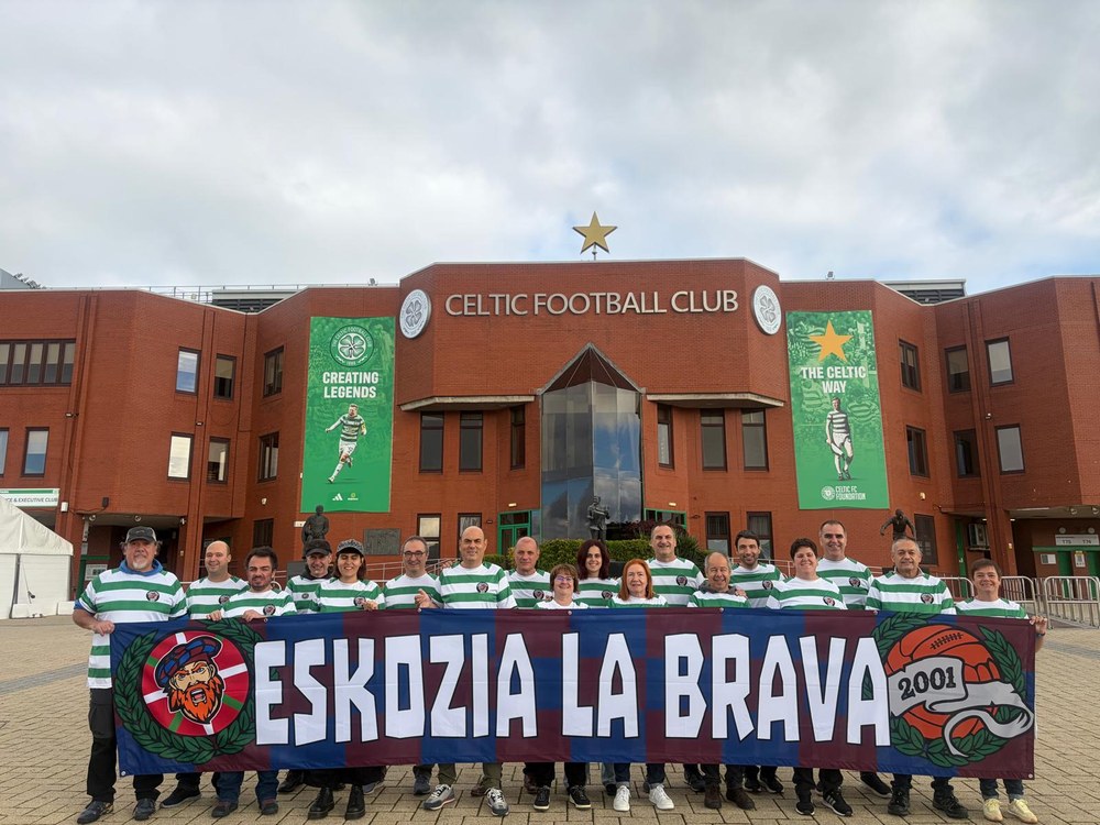 Eskozia La Brava lagunarteko kideak Eskozian izan dira 25. urteurrena ospatzen