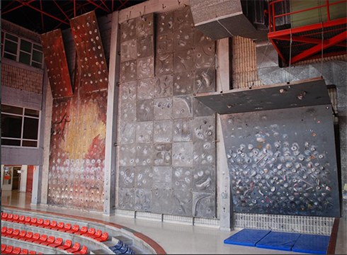 Eskubaloi partiduak direla eta, asteburuan ezin izango da Ipurua kiroldegiko rokodromoa erabili