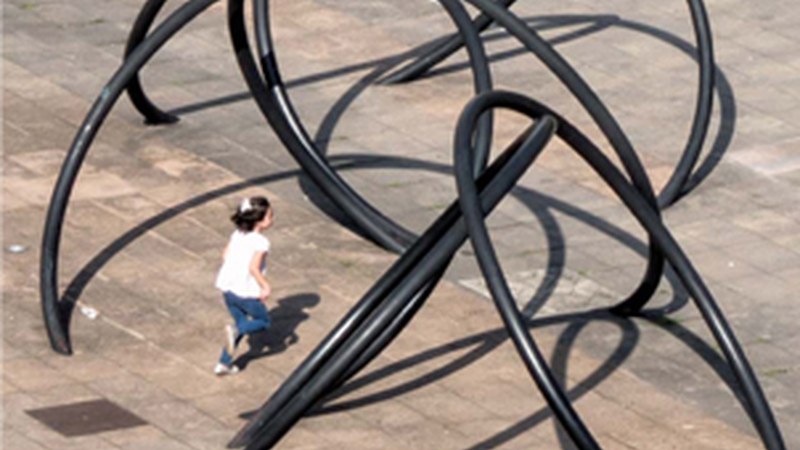 “Eskultura eta umeen jolasak” (Pedro Arriola)