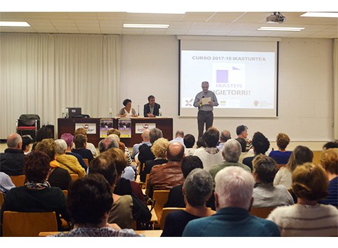 Esperientzia Eskolaren 2017/18 ikasturtea aurkeztu dute gaur