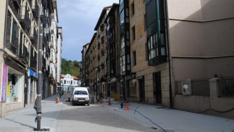 Estaziño kalea bihar zabalduko dute