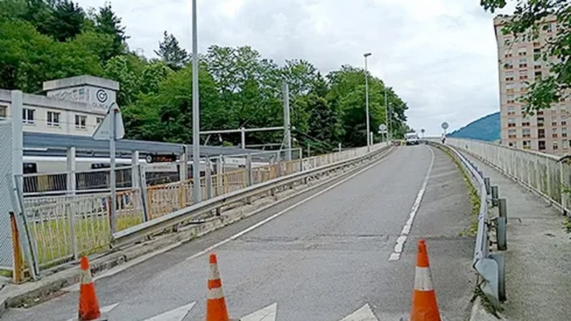 Estaziñoko sarbidea itxiko dute bihar, etzi eta etzidamu, Ermua-Eibar noranzko errailean