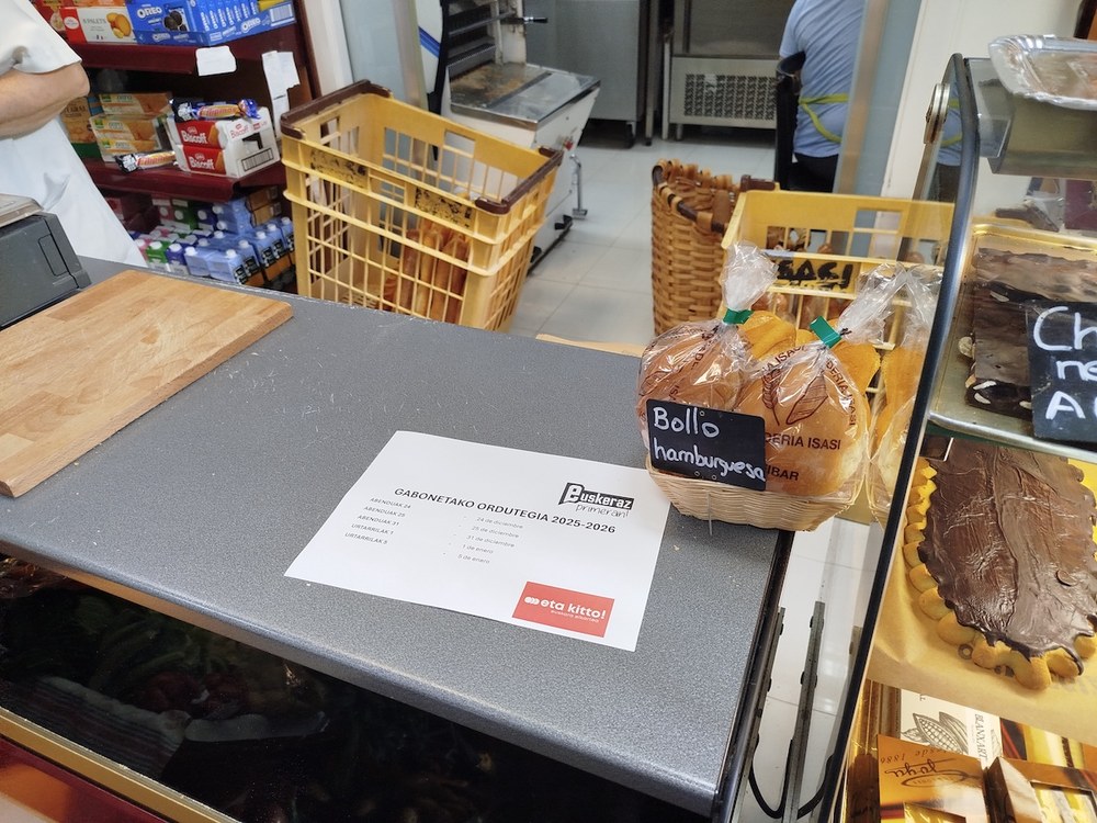 …eta kitto! Euskara Elkarteak 'Euskeraz Primeran!' merkataritzan eta ostalaritzan euskara sustatzeko material berria banatu du