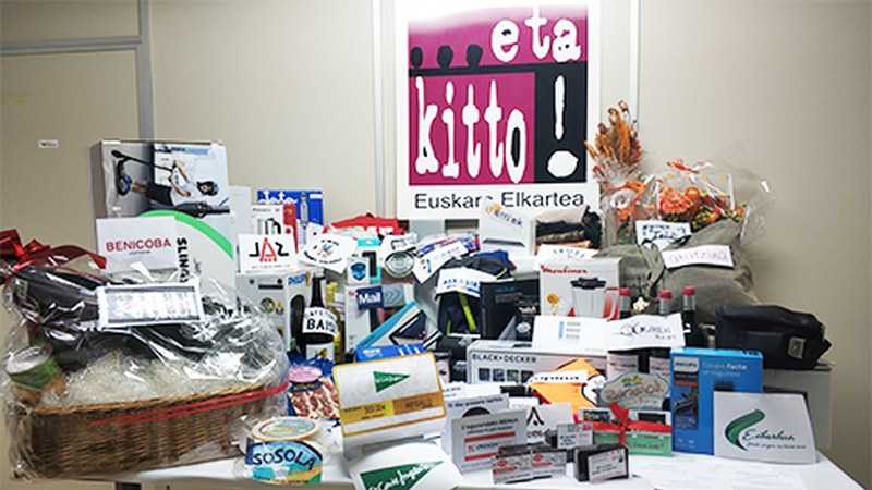 ...eta kitto! Euskara Elkarteak Gabonetako otarra eta beste hainbat sari zozketatu ditu