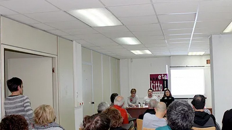 ...eta kitto! Euskara Elkarteak urteko batzar nagusia atzeratzea erabaki du