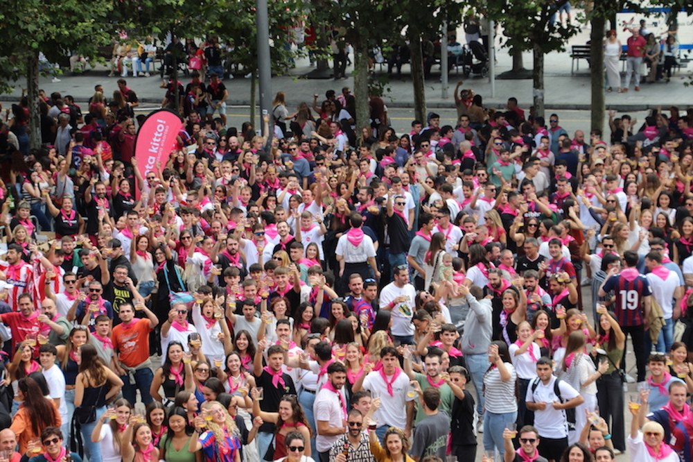 ...eta kitto! Jaia heldu da!