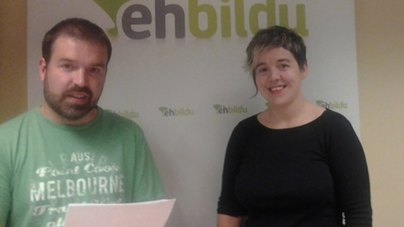 Etxe hutsen autuan udal gobernua EAJ eta PP-ren nahietara makurtu dela salatu du Bilduk